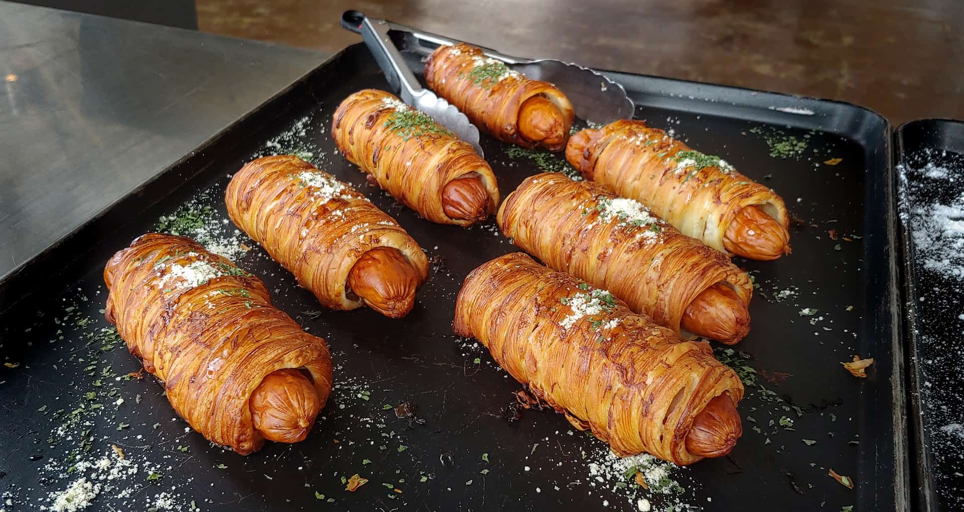 These Hot Dogs Come in Dreamy Gyro and Pepperoni Flavors